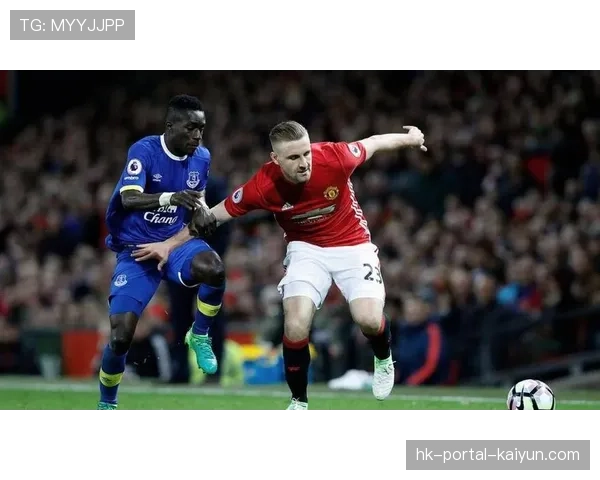 “我们是红魔”:跟随镜头记录曼联死忠球迷远征伦敦的全程 “我们是红魔”:跟随镜头记录曼联死忠球迷远征伦敦的全程